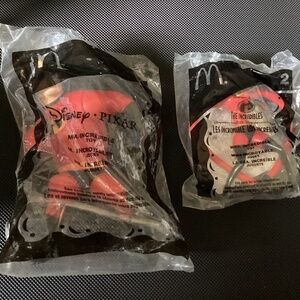 New McDonald’s The Incredibles Mr. & Mrs. incredible Happy Meal Toy